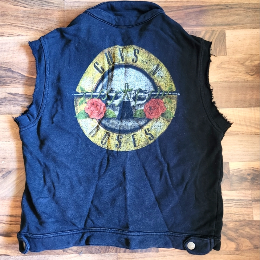 Topshop Guns N’ Roses Button Up Vest